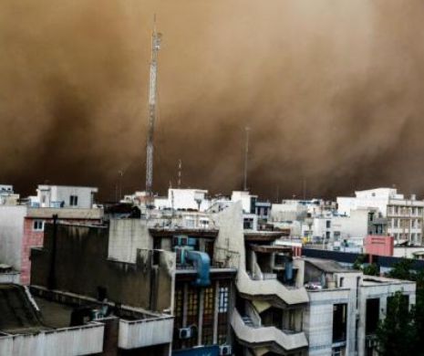Furtună de nisip la Teheran: Cel puţin patru morţi şi zeci de răniţi. "Pare a fi un film de la Hollywood despre Apocalipsă"