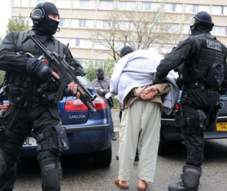 HOȚII care au speriat Franța: AU FURAT de peste 24 de ori. Poliția Română și DIICOT au făcut 25 de PERCHEZIȚII