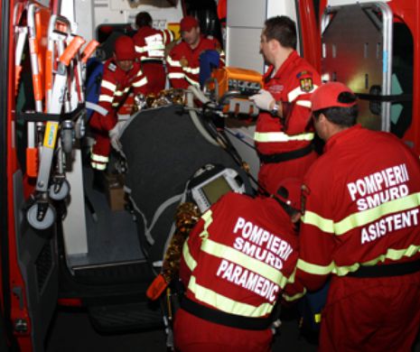 NEWS ALERT! Accident GRAV. Un mort și PATRU RĂNIȚI pe DN15. Impact FRONTAL între un microbuz și un TIR