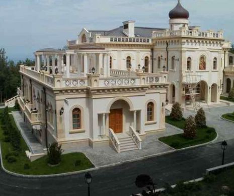 Palatul scandalos de LUXOS în care locuieşte PATRIARHUL Rusiei. Este într-o pădure PROTEJATĂ | GALERIE FOTO