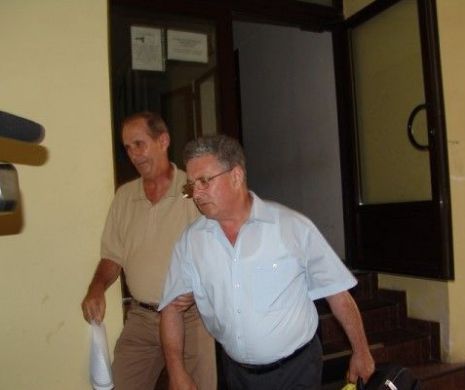 Profesor universitar de Drept, condamnat la închisoare cu executare pentru luare de mită