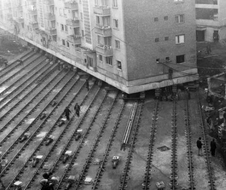 Realizare EXCEPŢIONALĂ în timpul comunismului. MUTAREA unui bloc din Alba Iulia cu tot cu locatari | FOTO