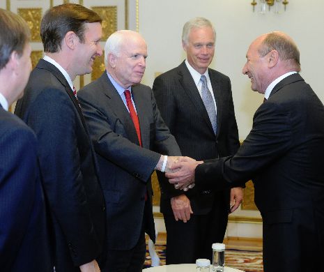 Traian Băsescu i-a primit pe senatorii John McCain, Ron Johnson şi Chris Murphy