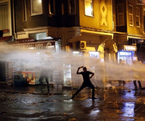 TURCIA. Noi violențe, între poliție și protestatari, soldate cu răniți