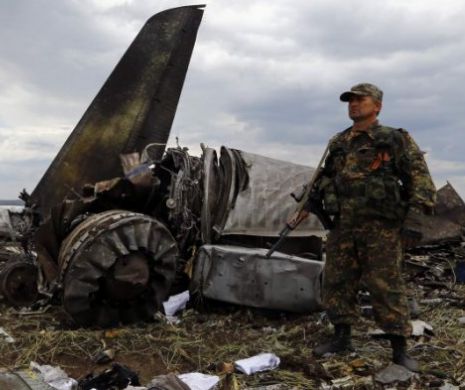 UCRAINA. Separatiștii susțin că ARMATA ar fi doborât avionul Il-76, cu 49 de militari la bord