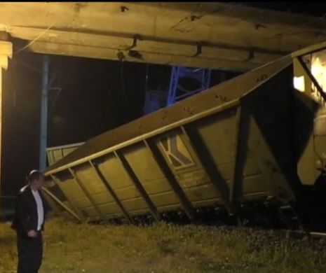 Vagoane ale unui tren de marfă aparținând căilor ferate ruse au deraiat în estul Ucrainei în urma unei explozii cu origine necunoscută