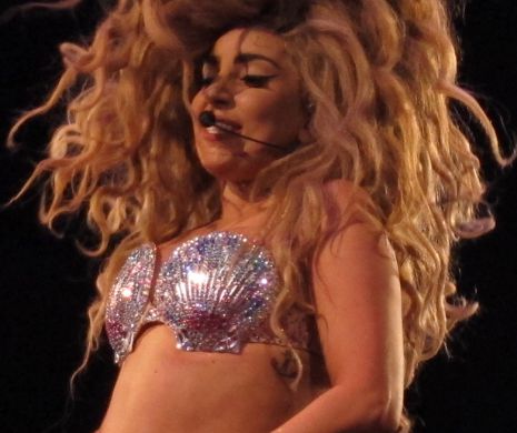 Arată DEZASTRUOS. Lady Gaga şi-a şocat fanii cu FIZICUL ei