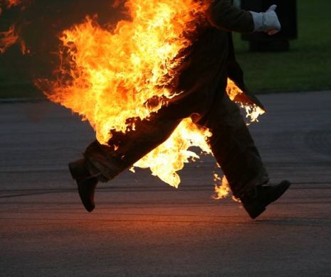 BACĂU: Bărbat cu arsuri pe 90% din corp după ce a vrut să-şi dea foc casei