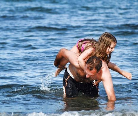 Christian Sabbagh, cu fetița la plajă. Iată de ce preferă jurnalistul litoralul românesc