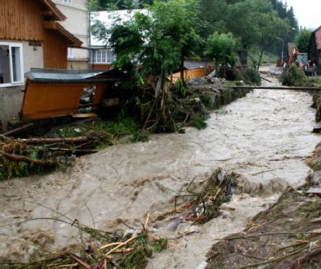 COD ROŞU de inundaţii, prelungit până la ora 9.00