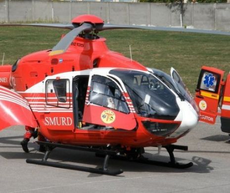 Doi turişti au căzut de la etaj, la Cabana Negoiu din Munţii Făgăraş. Un rănit a fost transportat cu un elicopter SMURD