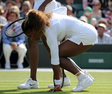 DRAMĂ la Wimbledon. Serena Williams a abandonat la dublu ”din cauza unui virus”