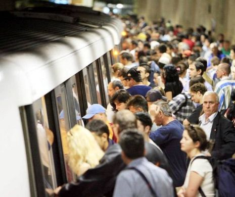 Panică și revoltă la Metrou. O defecțiune tehnică a dat peste cap circulația. Mii de oameni așteaptă în stații