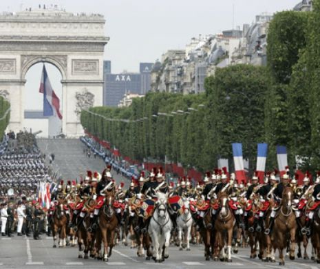 PARADĂ militără pe Champs Elysee, de Ziua naţională a Franţei: