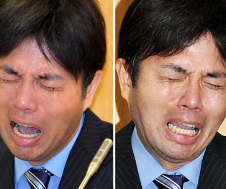 Politicianul japonez, cunoscut pentru că a PLÂNS în hohote la o conferinţă, a DEMISIONAT din cauza cheltuielilor dubioase | VIDEO