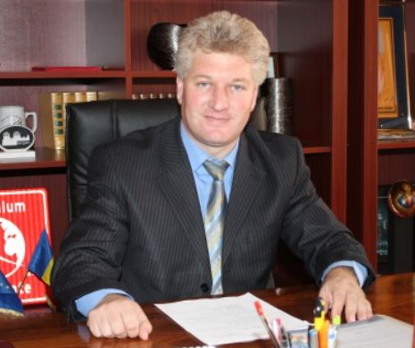 Primarul din Calafat, Mircea Guţă, trimis în judecată pentru luare de mită. DNA: Şpaga este un autoturism Chrysler