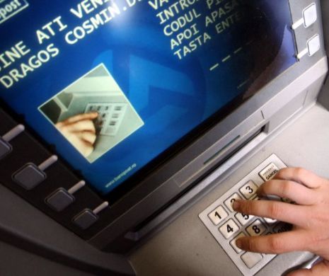 Comisioanele bancare, afișate pe ecranele bancomatelor