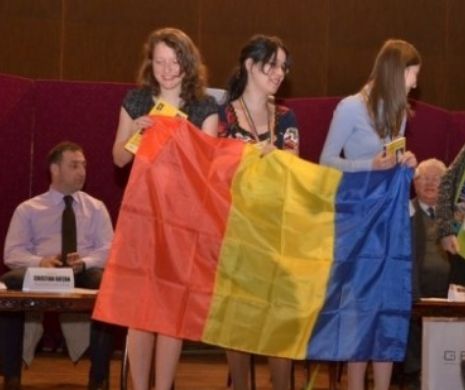 Două medalii de aur pentru elevii români la olimpiada de geografie de la Cracovia