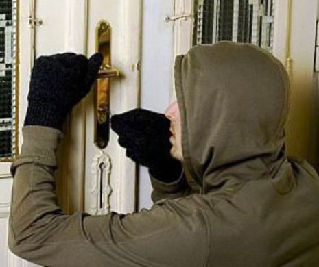 Hoţii au spart de două ori într-o lună un apartament din Bucureşti. Tâlharii au furat câteva sute de mii de euro