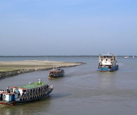 NAUFRAGIU al unui feribot cu 200 de persoane la bord în Bangladesh, peste 100 de oameni sunt dați dispăruți