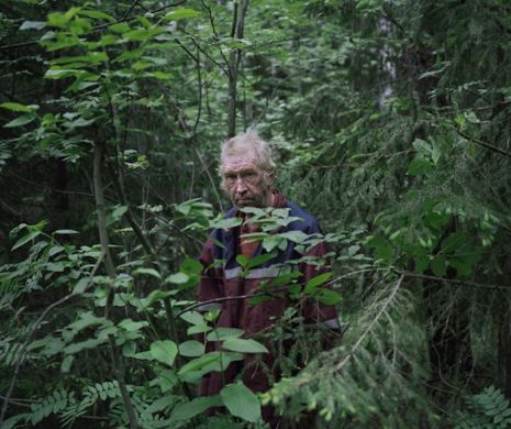 Portrete INCREDIBILE. Cum arată oamenii care au ales să trăiască SINGURI în pădure | GALERIE FOTO