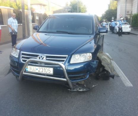 Prefectul Iașiului, accident cu circ și băutură în mașina de serviciu
