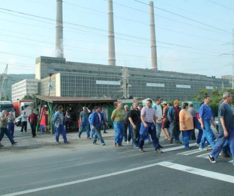 Protest spontan la Mintia: angajaţii termocentralei se consideră discriminaţi în comparaţie cu minerii din Valea Jiului