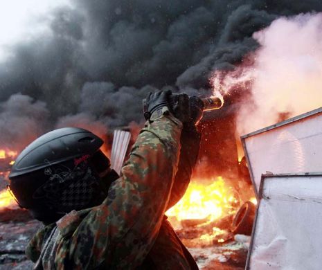 Războiul din UCRAINA. Poziţiile separatiştilor din Doneţk - ţinta artileriei armatei ucrainene