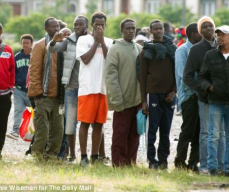 Se BAT şi se OMOARĂ între ei pentru a trece graniţa. Disperarea imigranţilor africani care vor să ajungă IEGAL în Marea Britanie