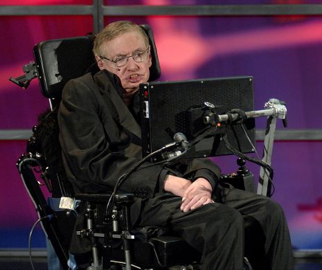 Stephen Hawking s-a alăturat campaniei ALS Ice Bucket Challenge. Fizicianul se luptă de peste 50 de ani cu boala | VIDEO