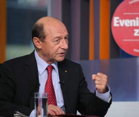 Traian Băsescu: ”O voi susţine pe Elena Udrea pentru că este candidatul PMP la Preşedinţie”