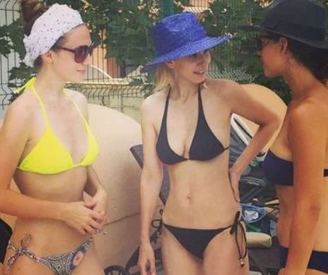 Trio de senzaţie: Adela Popescu, Dana Rogoz şi Ada Condeescu la piscină