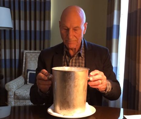 UMOR BRITANIC. Cum a răspuns provocării găleții de apă cu gheață Patrick Stewart, alias căpitanului Jean-Luc Picard | VIDEO