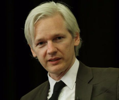Controversatul fondator al WikiLeaks a folosit o hologramă pentru a da un interviu
