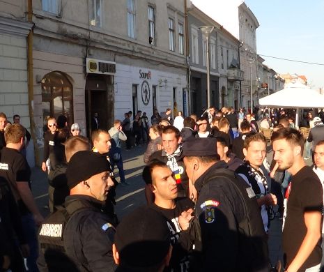 Incidente înainte de derby-ul Clujului. Supoerterii lui U Cluj s-au BĂTUT cu jandarmii