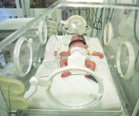 Medici acuzați de MALPRAXIS. Au externat un bebeluș ”sănătos” care A MURIT a doua zi