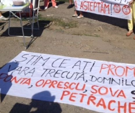 Proteste în Prelungirea Ghencea. Manifestanţii îi acuză pe Victor Ponta şi Sorin Oprescu de nerespectarea promisiunilor