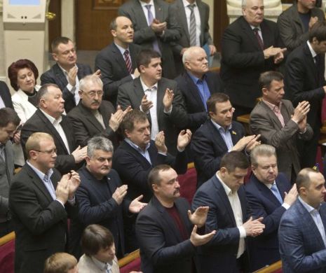 Reprezentanţii Kievului şi separatiştilor au ajuns la un ACORD asupra unui memorandum de pace. Ce prevede documentul de nouă puncte