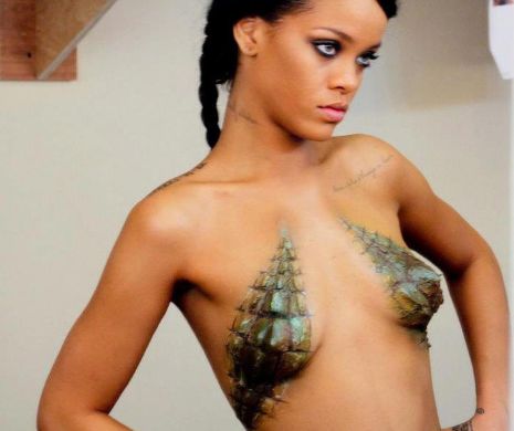 Rihanna, mereu sexy chiar și în vacanță