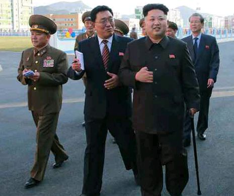A fost găsit Kim! Liderul nord-coreean se sprijină într-un baston
