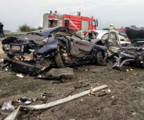 ACCIDENT GRAV în Grecia. Cinci persoane au murit și cel puțin 20 au fost rănite. Șoferul respondabil de producere accidentului era român | VIDEO