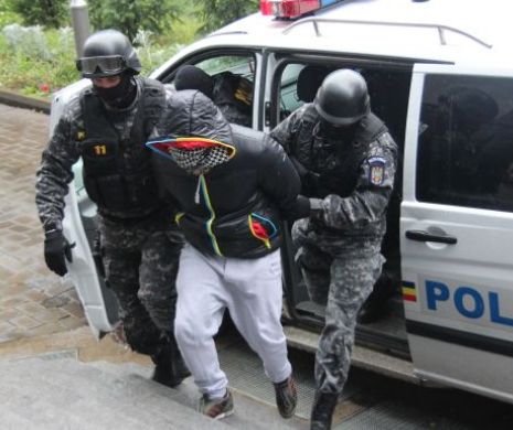 Bătăile de stradă dintre interlopii din Suceava au pus polițiștii în mișcare. Zeci de PERCHEZIȚII