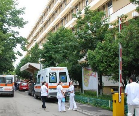 Caz INCREDIBIL în Bacău. Mai mulţi pacienţi au încercat SĂ FURE aparatură medicală
