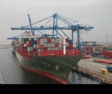 Contrabandă cu drujbe în portul Constanţa