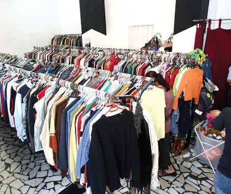 EXCLUSIV EVZ. Românii cumpără de la second-hand o treime din haine