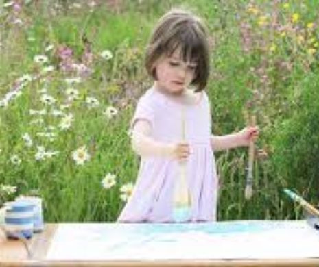 Fetiţa de 5 ani care nu a VORBIT vreodată, pictează cele mai UIMITOARE tablouri  VIDEO
