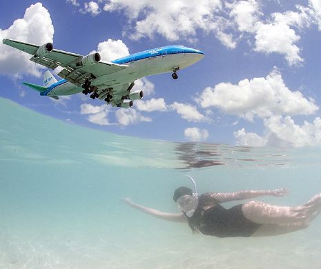 Imagini DRAMATICE cu avioane zburând chiar pe deasupra turiștilor aflați la plajă