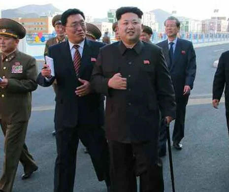 Kim Jong-un apare din nou în public, sprijinindu-se într-un baston