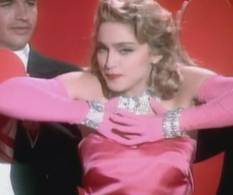 Madonna face ordine în dulap. Iată cât costă o rochie purtată de această