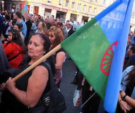 Mândria de a fi rom: sute de unguri au mărșăluit prin centrul Budapestei denunțând ascensiunea extremismului